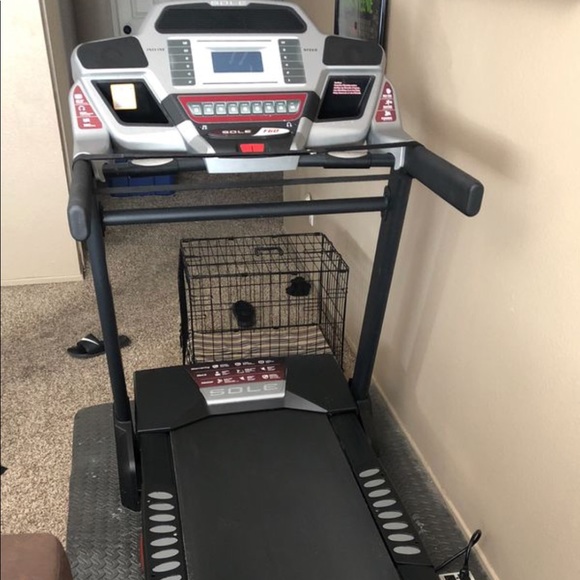 Treadmill - Picture 2 of 3